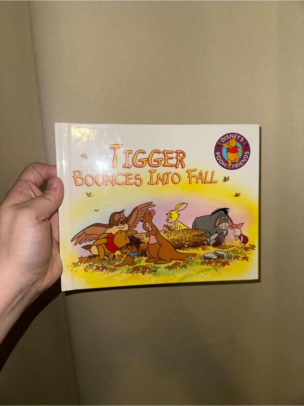 VTG 1995 children's hardcover book Tigger Bounces Into Fall Pooh and friends